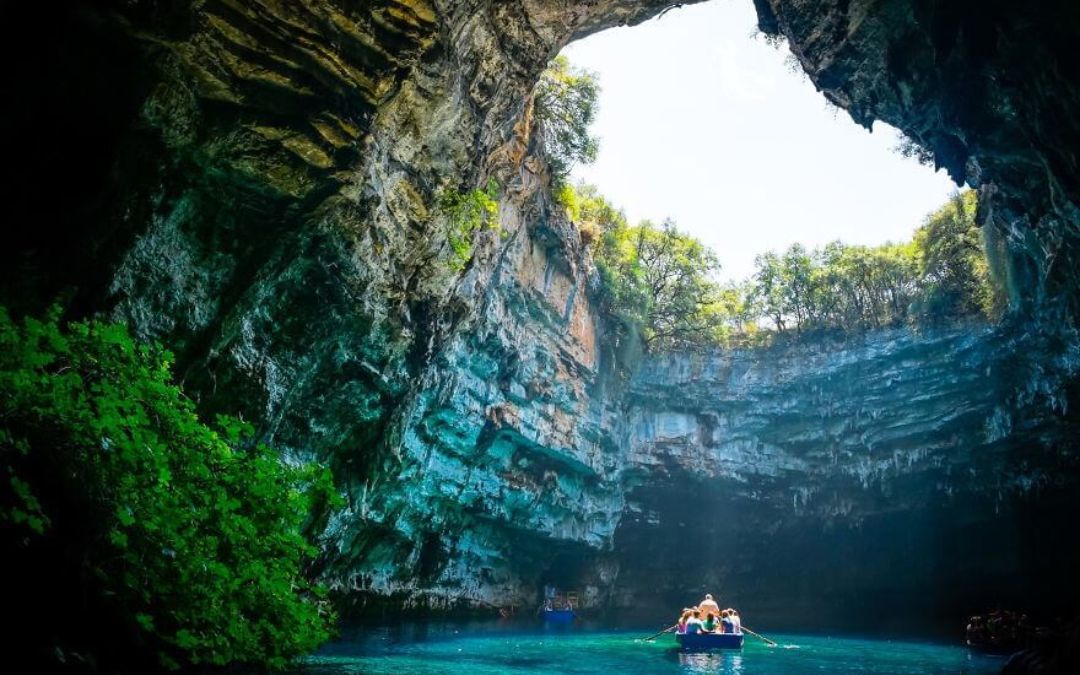 best-caves-to-visit-in-vietnam-3