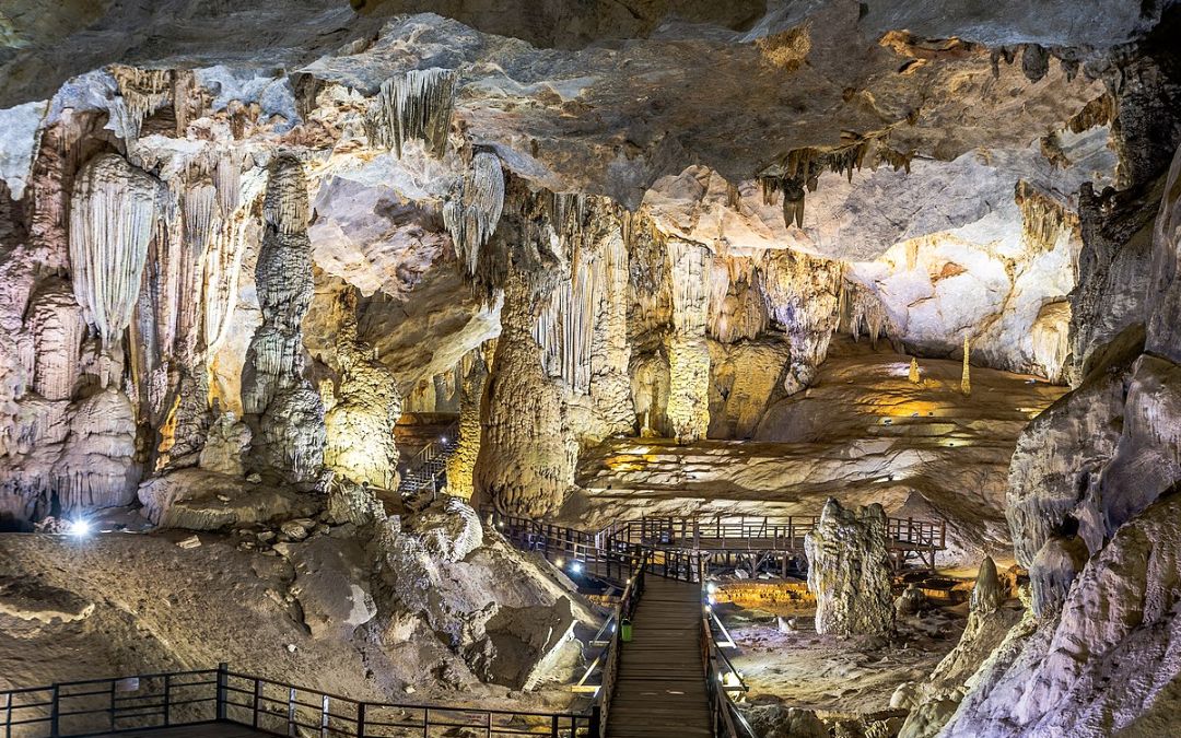 best-caves-to-visit-in-vietnam-4