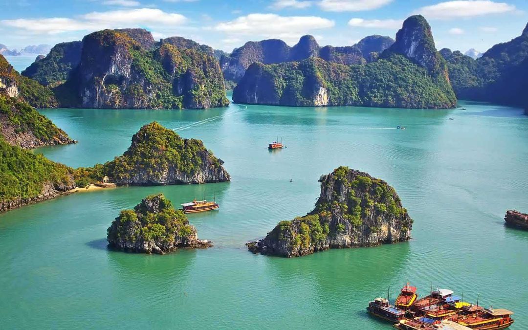 halong-bay-vs-ninh-binh-1