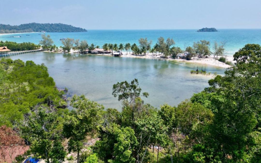 Cambodia-beach-holiday-4-lagoon-beach