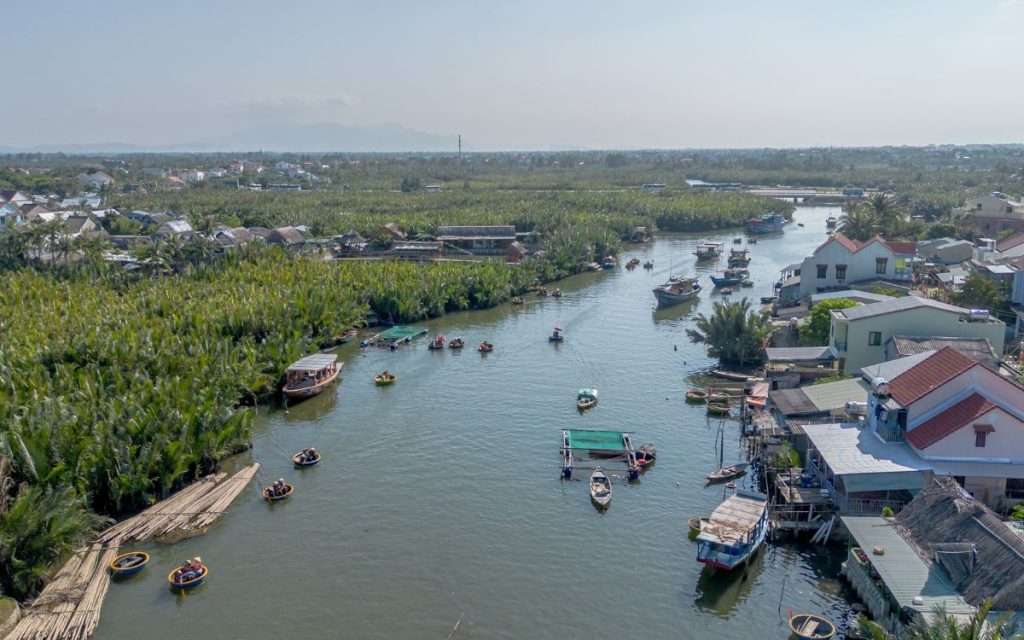 ho-chi-minh-to-hanoi-12-cam-thanh-village