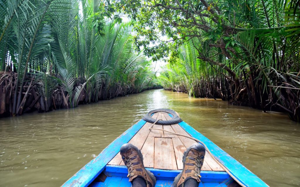 ho-chi-minh-to-hanoi-9-sampan-ride