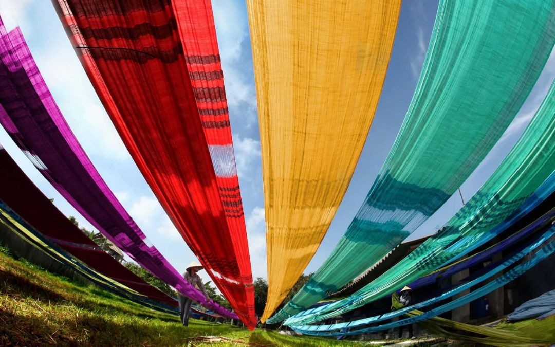 tourist-attractions-near-hanoi-vietnam-6-van-phuc-silk-village